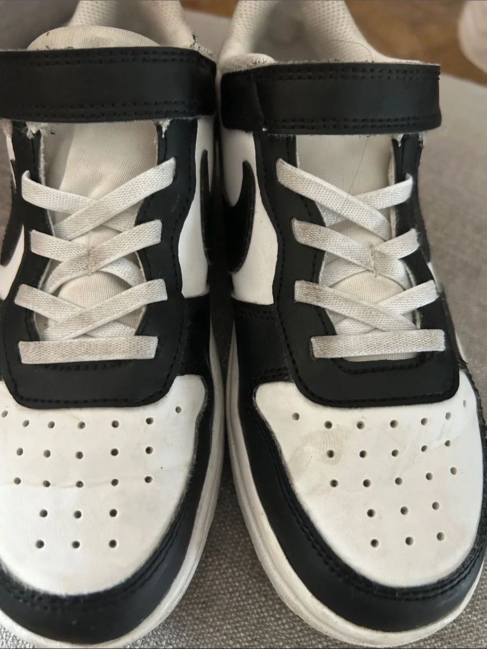 Nike Kids Black and White Velcro Low-Top Sneakers